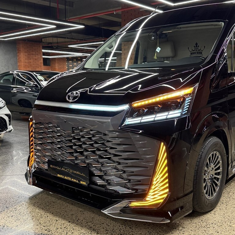 2025 Toyota HiAce, 3.5L, 2500km - Image 8