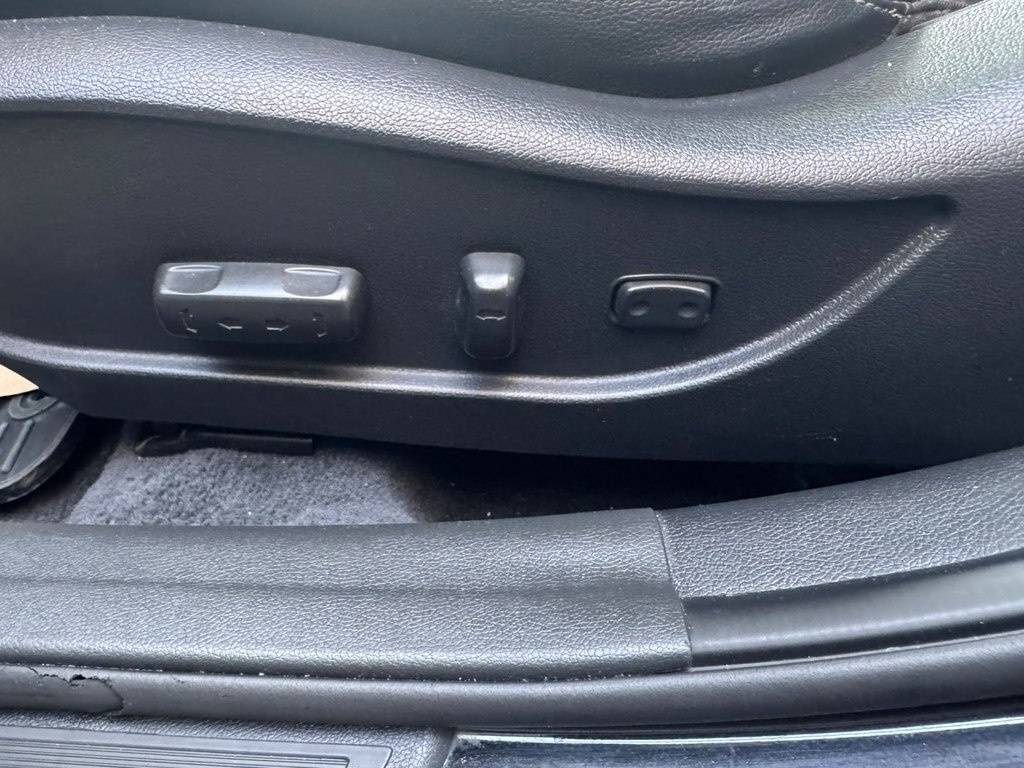 2012 Hyundai Elantra, 1.8L, 192000km - Image 6