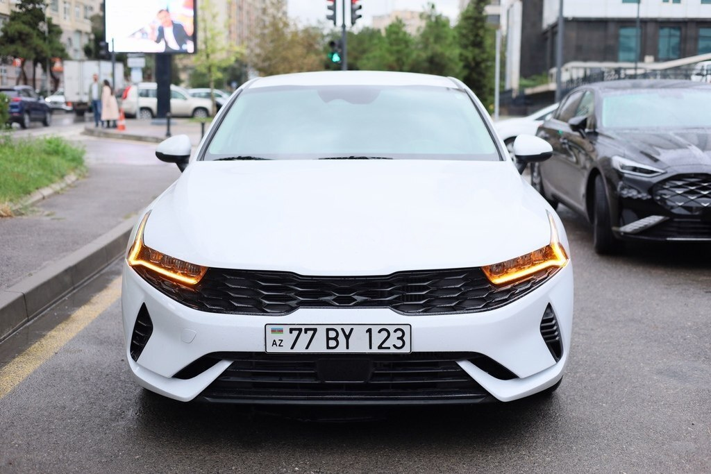 2021 Kia K5, 1.6L, 109000km - Image 1
