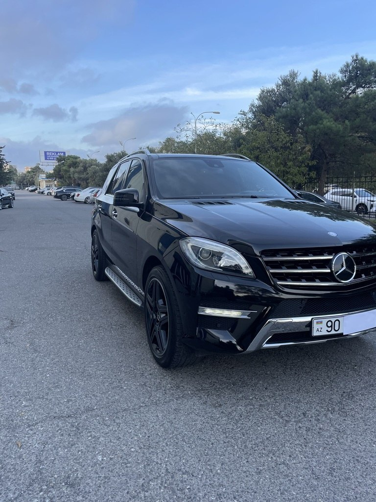 2013 Mercedes ML 350 4MATIC, 3.5L, 119950km - Image 2