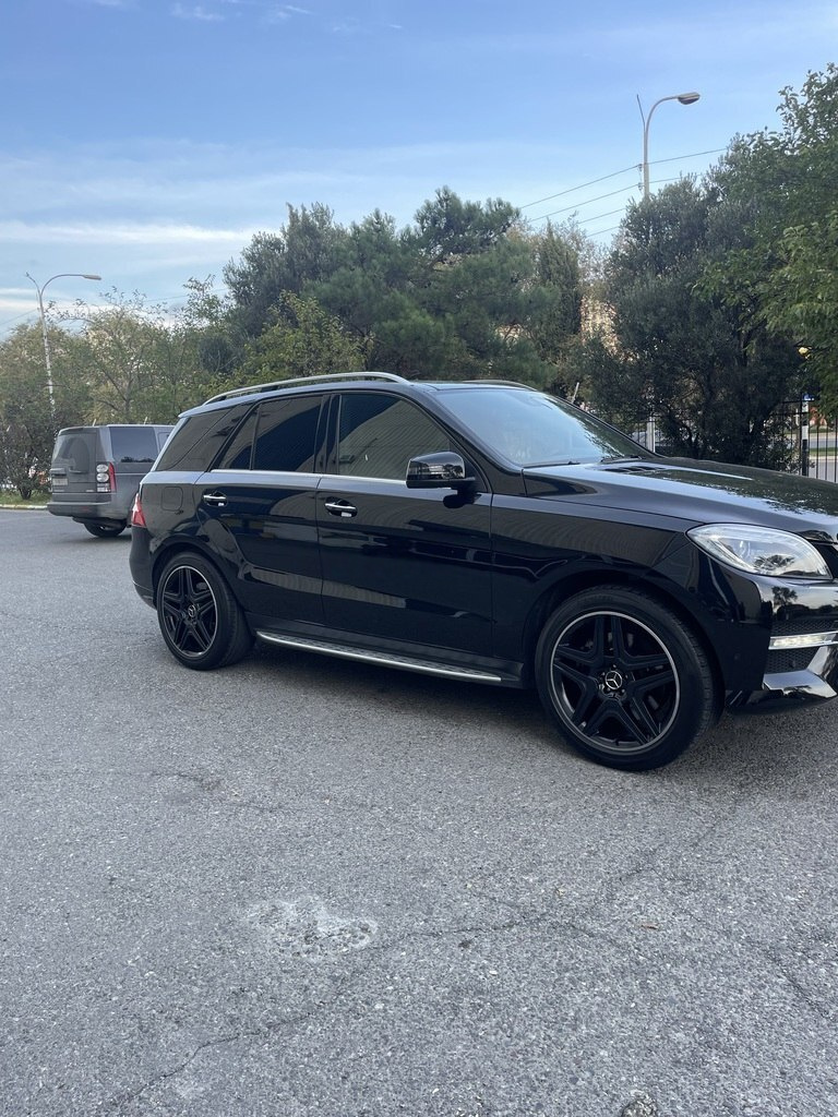 2013 Mercedes ML 350 4MATIC, 3.5L, 119950km - Image 3