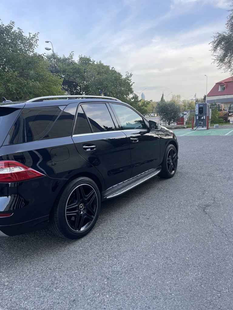 2013 Mercedes ML 350 4MATIC, 3.5L, 119950km - Image 8