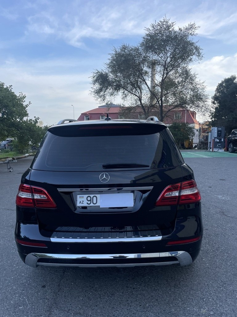 2013 Mercedes ML 350 4MATIC, 3.5L, 119950km - Image 9