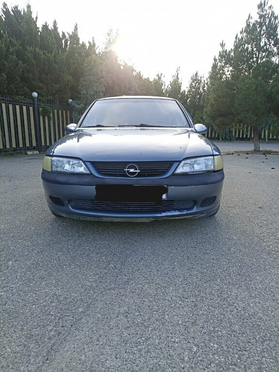 1998 Opel Vectra, 1.6L, 327000km - Image 2