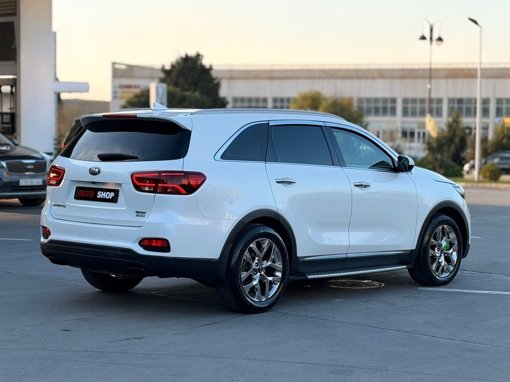 2019 Kia Sorento, 2.0L, 108000km - Image 2