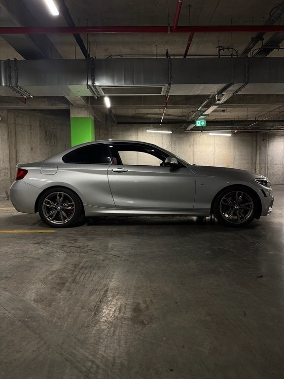 2016 BMW 228, 2.0L, 230000km - Image 2