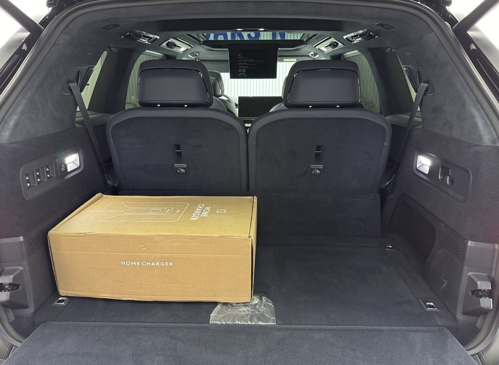 2025 ZEEKR 9X, 2.0L, 5000km - Image 15