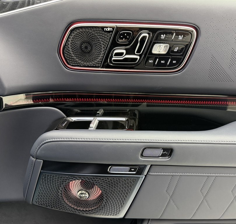 2025 ZEEKR 9X, 2.0L, 5000km - Image 17