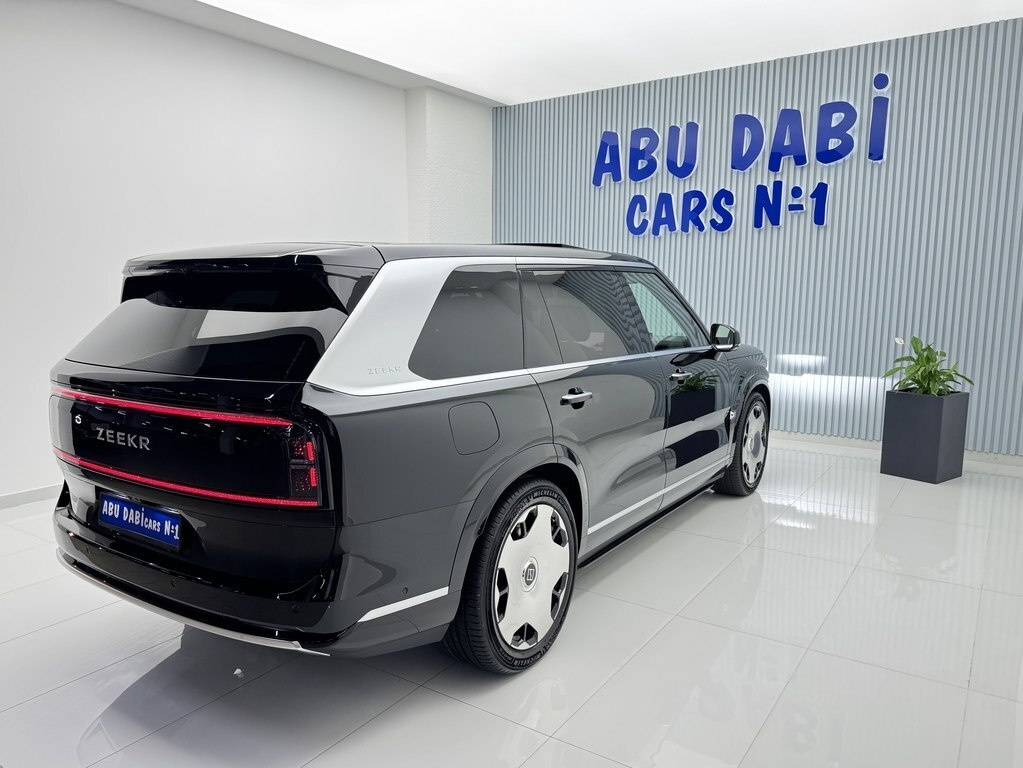 2025 ZEEKR 9X, 2.0L, 5000km - Image 4