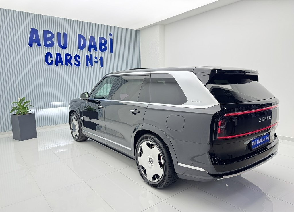 2025 ZEEKR 9X, 2.0L, 5000km - Image 5