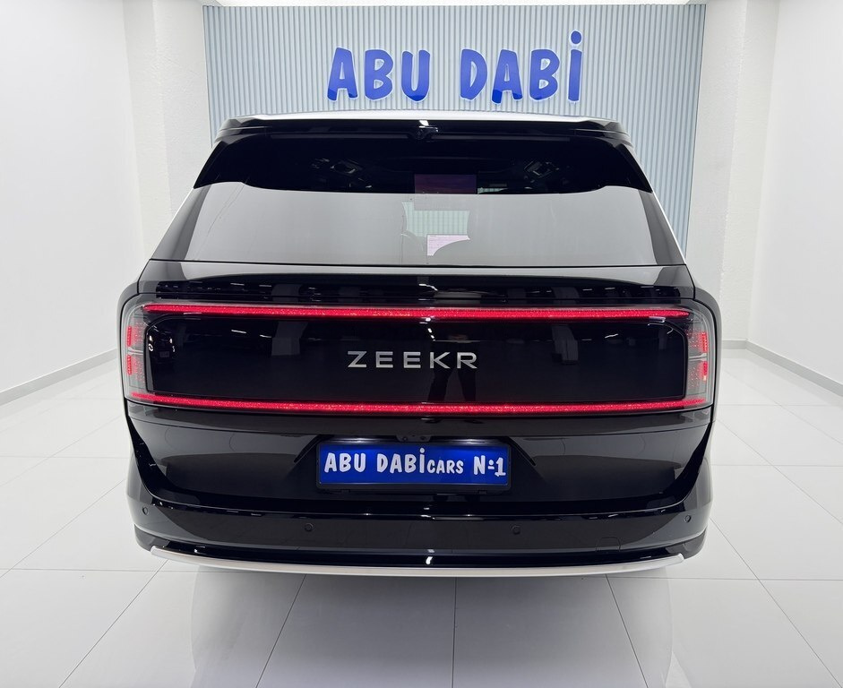 2025 ZEEKR 9X, 2.0L, 5000km - Image 6