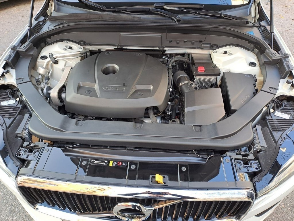 2019 Volvo XC60, 2.0L, 138000km - Image 3