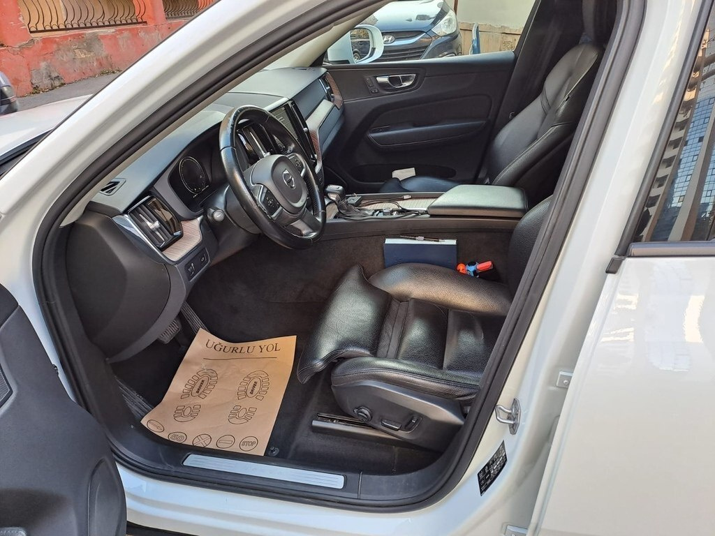 2019 Volvo XC60, 2.0L, 138000km - Image 5