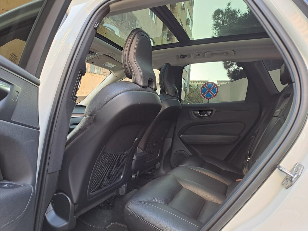 2019 Volvo XC60, 2.0L, 138000km - Image 6