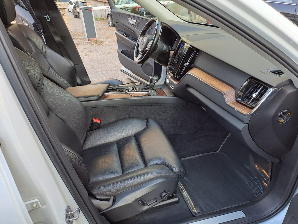 2019 Volvo XC60, 2.0L, 138000km - Image 7