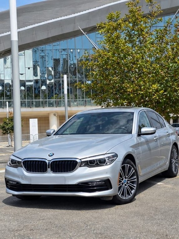 2018 BMW 530e, 2.0L, 142500km - Image 15