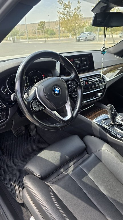 2018 BMW 530e, 2.0L, 142500km - Image 17