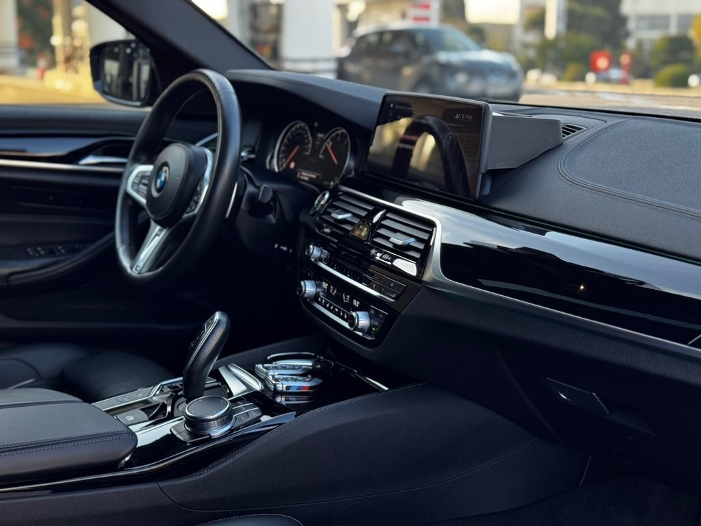 2018 BMW 525, 2.0L, 129000km - Image 21