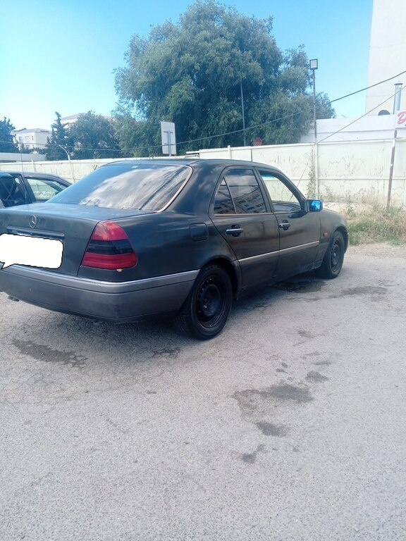 1995 Mercedes C 220, 2.2L, 500000km - Image 3
