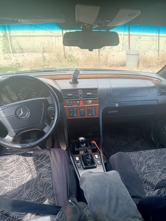 1995 Mercedes C 220, 2.2L, 500000km - Image 5