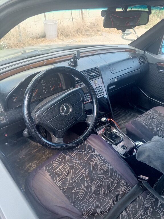 1995 Mercedes C 220, 2.2L, 500000km - Image 6