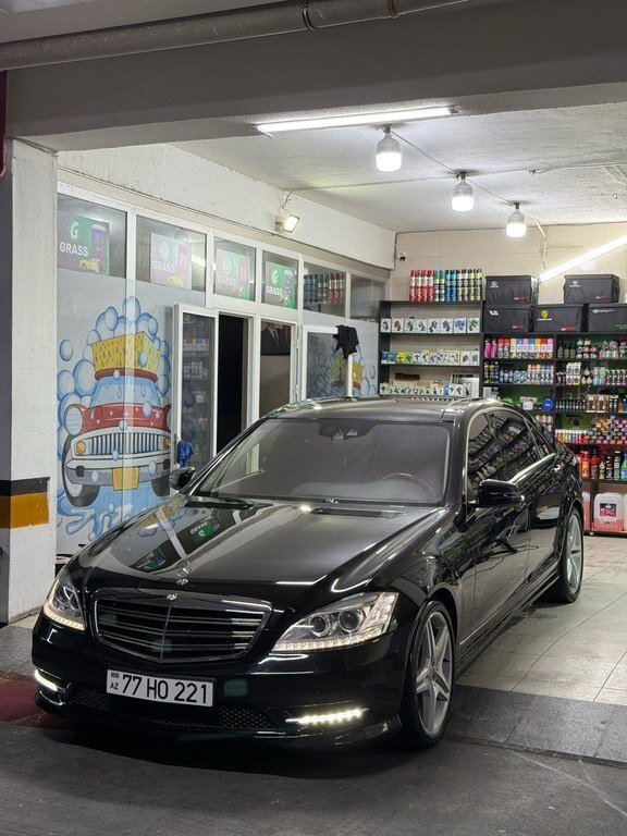 2010 Mercedes S 500, 5.5L, 275000km - Image 1