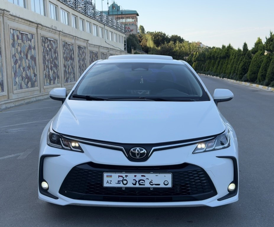 2025 Toyota Corolla, 1.8L, 35000km - Image 2