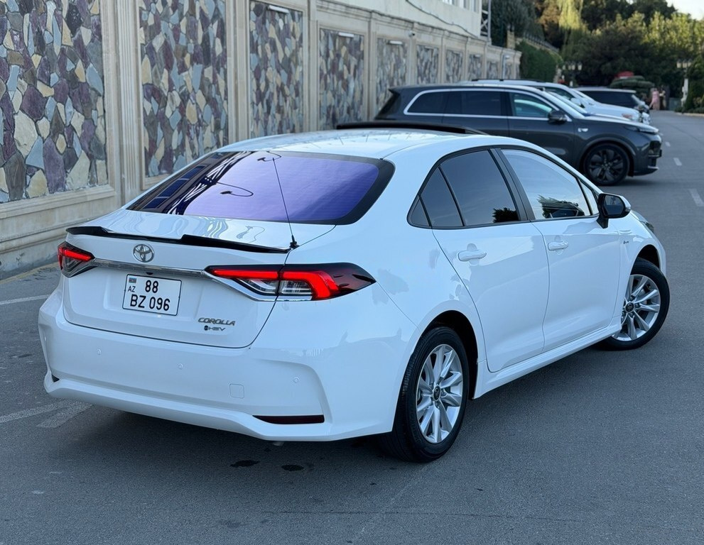 2025 Toyota Corolla, 1.8L, 35000km - Image 6