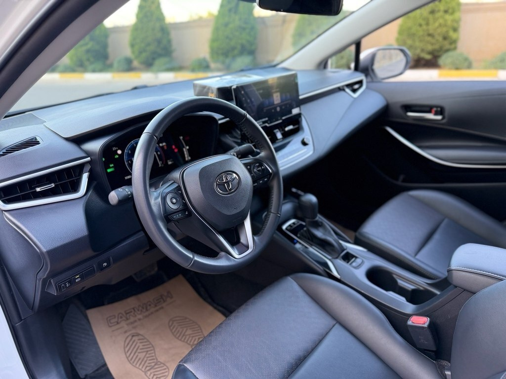 2025 Toyota Corolla, 1.8L, 35000km - Image 9