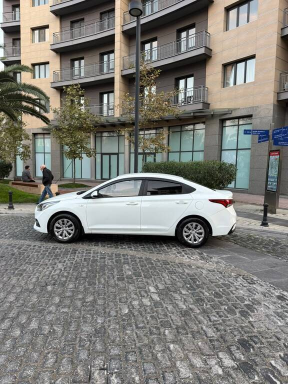 2019 Hyundai Accent, 1.4L, 93500km - Image 3