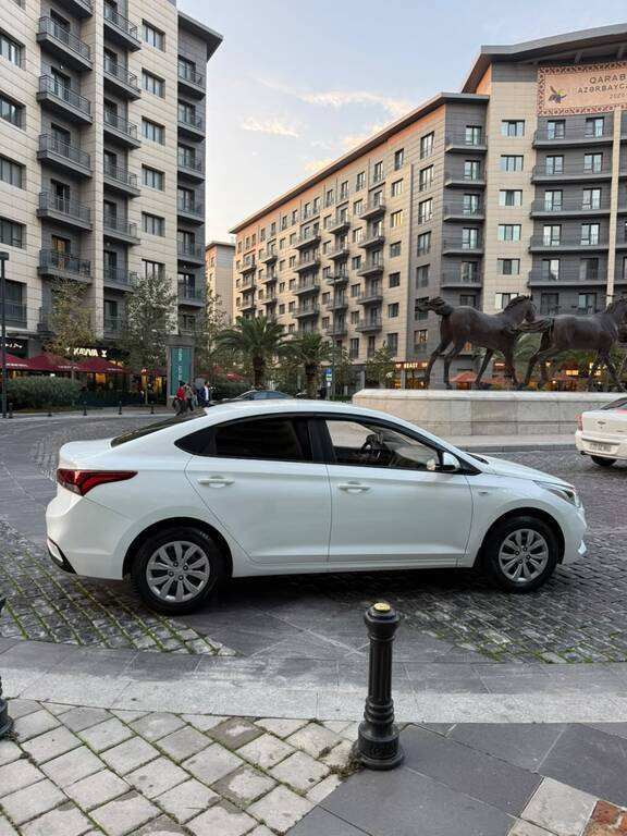 2019 Hyundai Accent, 1.4L, 93500km - Image 4