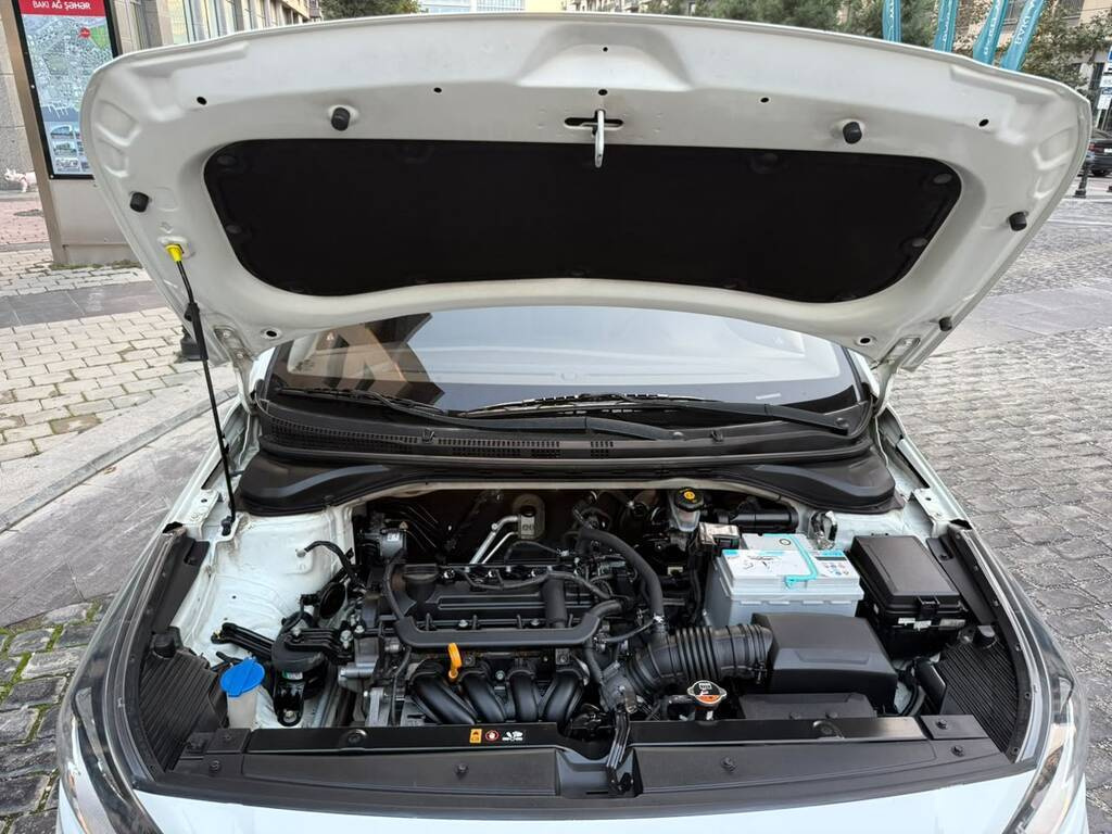 2019 Hyundai Accent, 1.4L, 93500km - Image 5