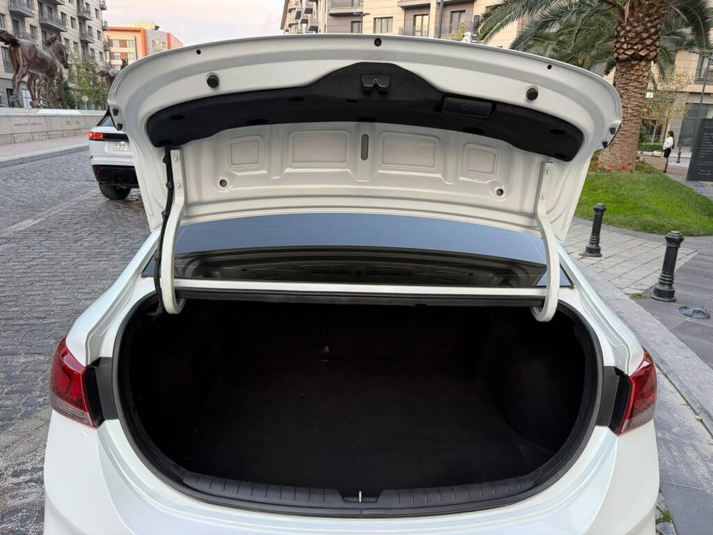2019 Hyundai Accent, 1.4L, 93500km - Image 6