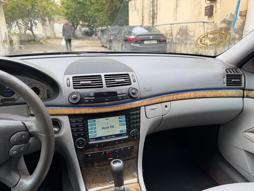 2006 Mercedes E 350, 3.5L, 405400km - Image 11