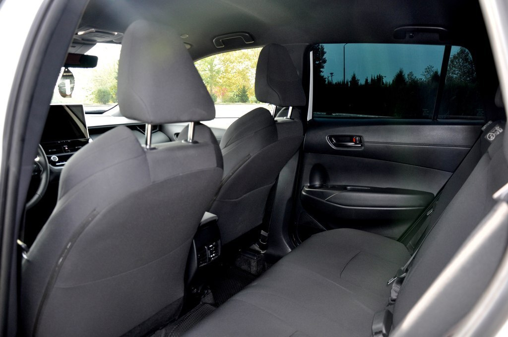 2025 Toyota Corolla Cross, 2.0L, 32000km - Image 11