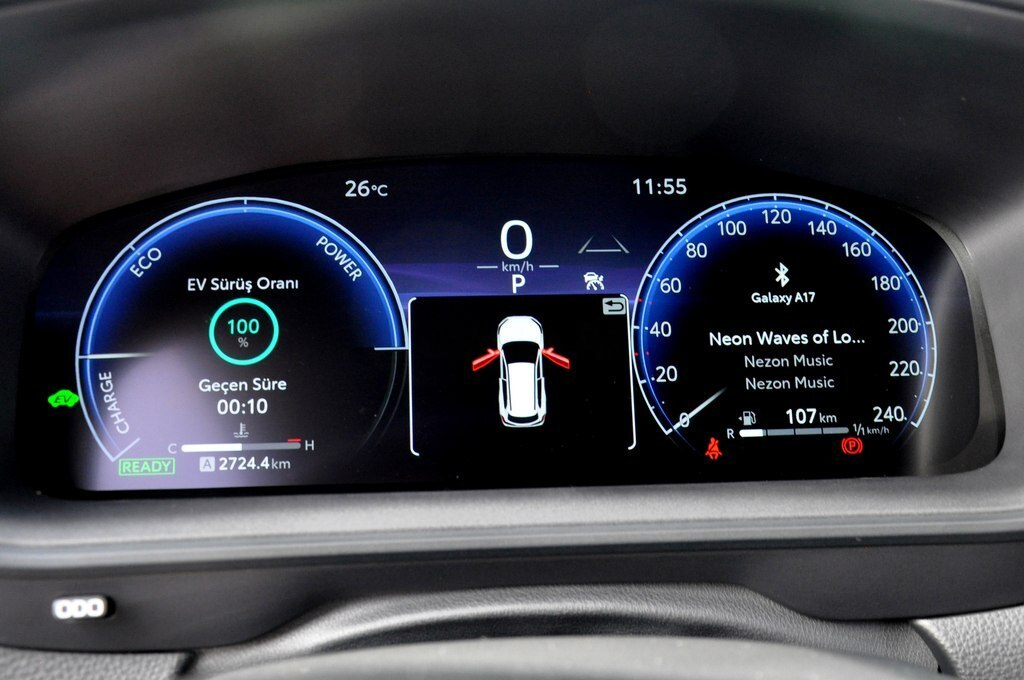2025 Toyota Corolla Cross, 2.0L, 32000km - Image 12
