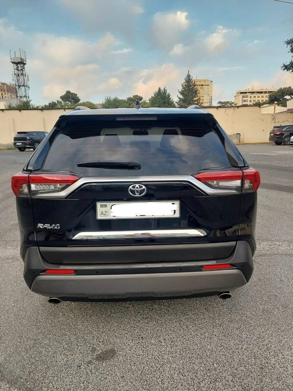 2020 Toyota RAV4, 2.0L, 58000km - Image 2