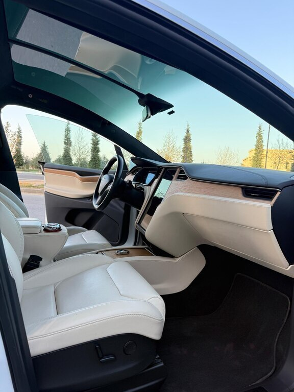 2019 Tesla Model X, 0.0L, 89000km - Image 4