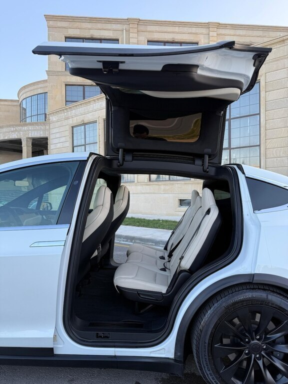 2019 Tesla Model X, 0.0L, 89000km - Image 5