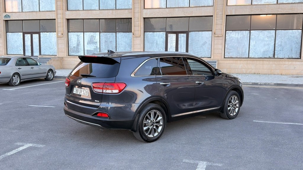 2017 Kia Sorento, 2.0L, 186000km - Image 5