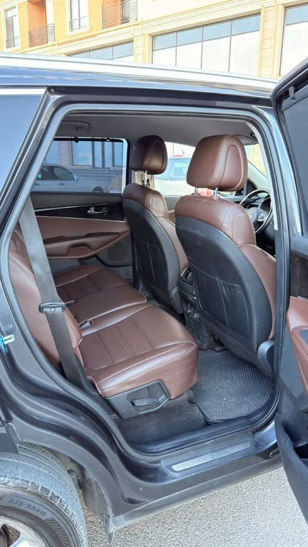 2017 Kia Sorento, 2.0L, 186000km - Image 9