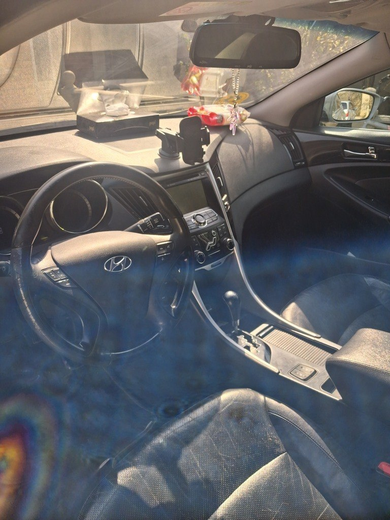 2010 Hyundai Sonata, 2.0L, 200000km - Image 9