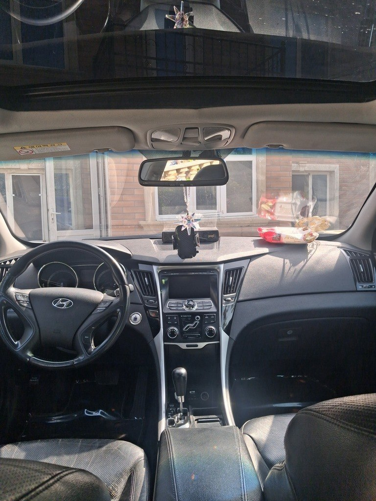2010 Hyundai Sonata, 2.0L, 200000km - Image 10