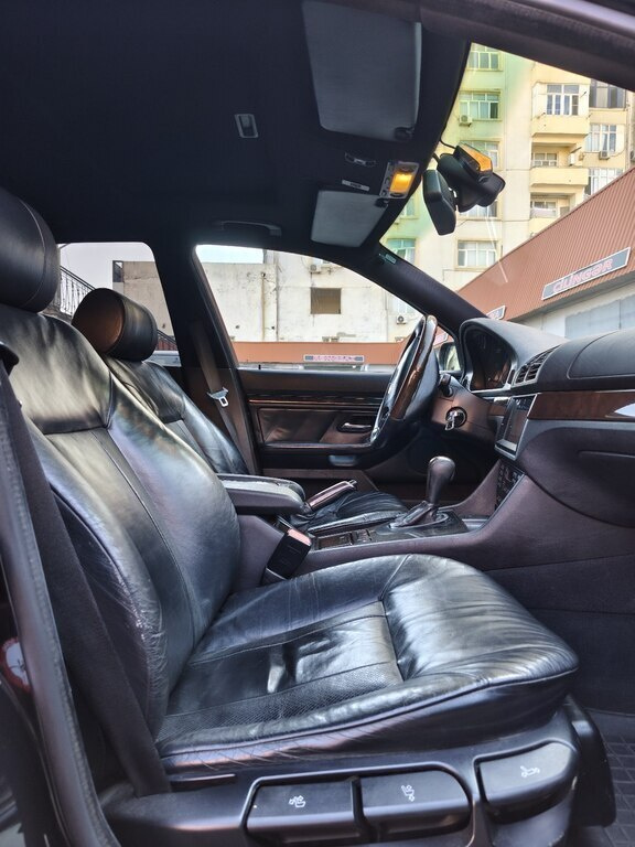 2002 BMW 525, 2.5L, 468000km - Image 13