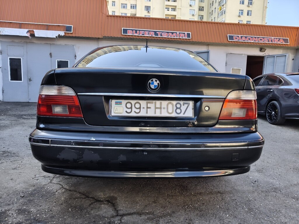 2002 BMW 525, 2.5L, 468000km - Image 5