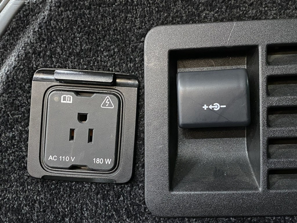 2018 Land Rover Range Rover, 3.0L, 187000km - Image 22