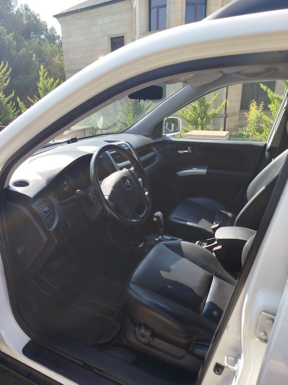 2008 Kia Sportage, 2.0L, 180000km - Image 6