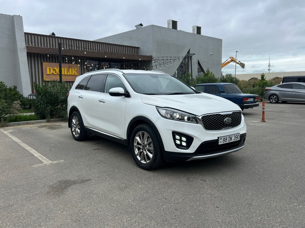 2016 Kia Sorento, 2.0L, 198045km - Image 2