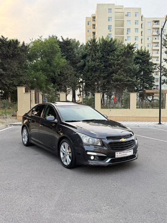 2015 Chevrolet Cruze, 1.4L, 215000km - Image 2