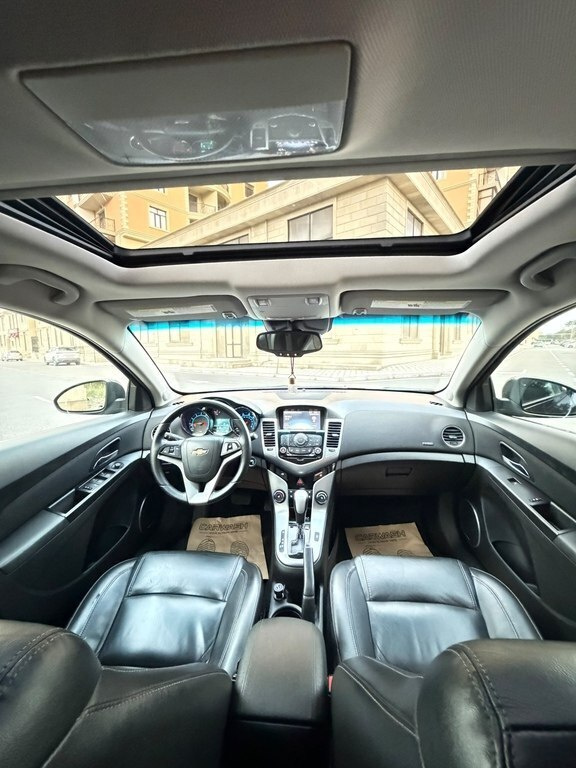 2015 Chevrolet Cruze, 1.4L, 215000km - Image 8